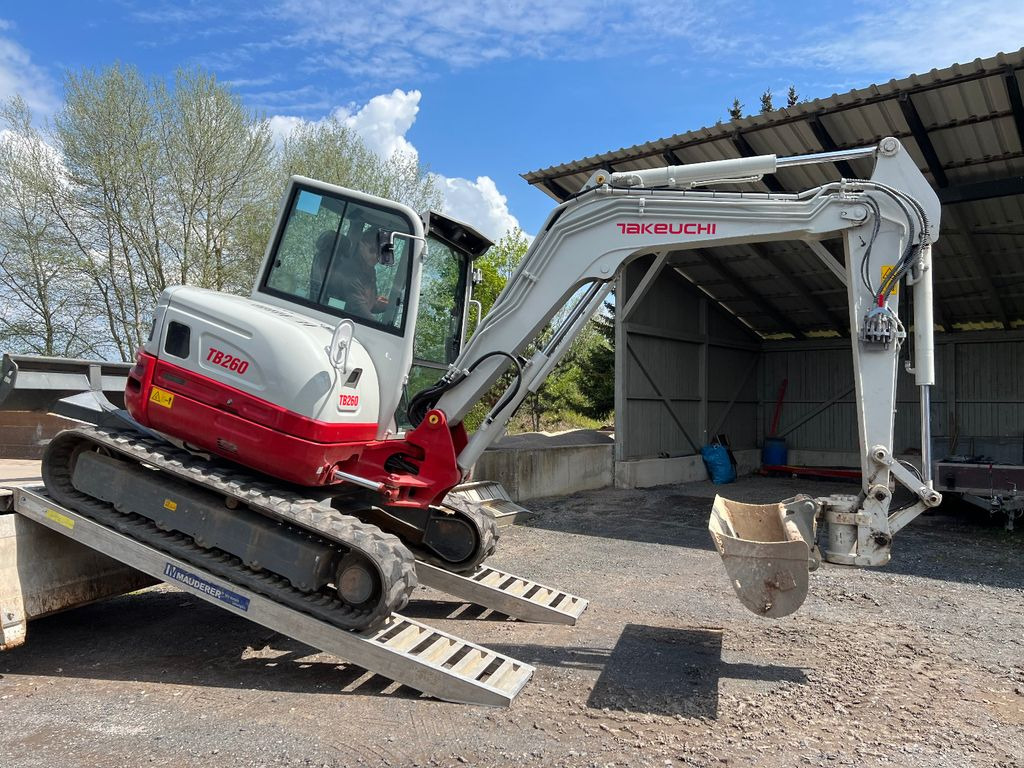 Takeuchi TB 260 u. 250 V4 Powertilt 3x vorhanden - Mini pelle: photos 1 Takeuchi TB 260 u. 250 V4 Powertilt 3x vorhanden - Mini pelle: photos 1
