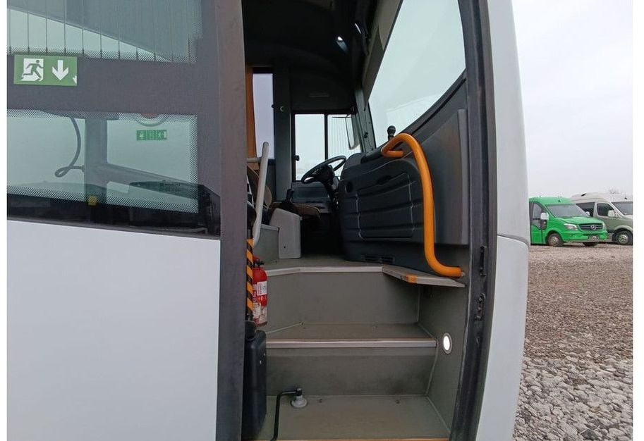 Bus interurbain Isuzu Novolux: photos 13