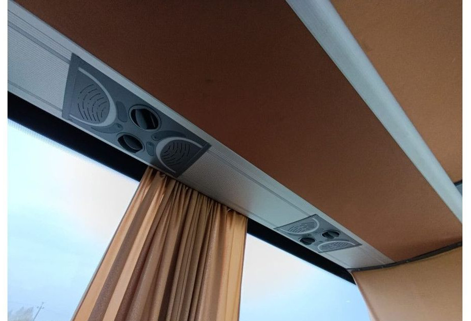 Bus interurbain Isuzu Novolux: photos 20