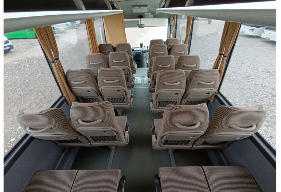 Bus interurbain Isuzu Novolux: photos 18