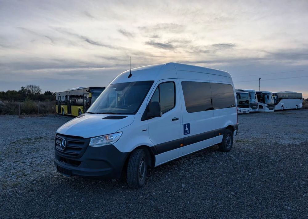 Minibus, Bus électrique Mercedes-Benz eSprinter: photos 11 Minibus, Bus électrique Mercedes-Benz eSprinter: photos 11