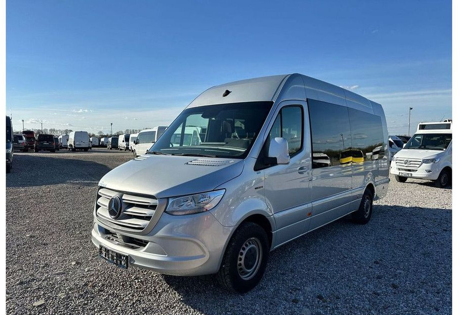 Minibus, Bus électrique Mercedes-Benz eSprinter: photos 10 Minibus, Bus électrique Mercedes-Benz eSprinter: photos 10