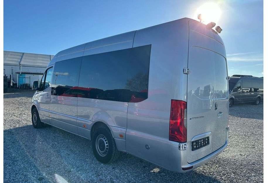 Minibus, Bus électrique Mercedes-Benz eSprinter: photos 8 Minibus, Bus électrique Mercedes-Benz eSprinter: photos 8