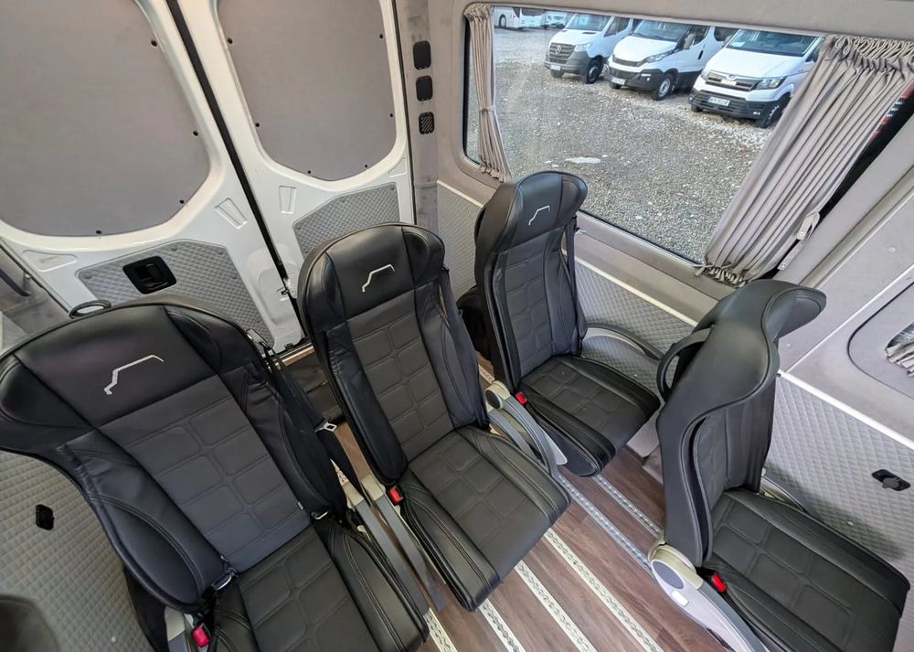 Minibus, Bus électrique Mercedes-Benz eSprinter: photos 16 Minibus, Bus électrique Mercedes-Benz eSprinter: photos 16