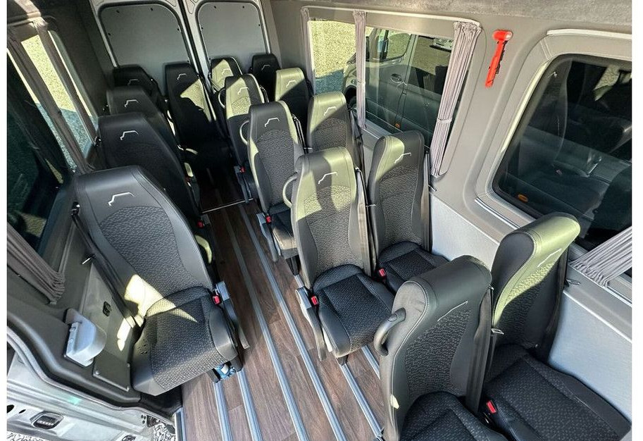 Minibus, Bus électrique Mercedes-Benz eSprinter: photos 17 Minibus, Bus électrique Mercedes-Benz eSprinter: photos 17