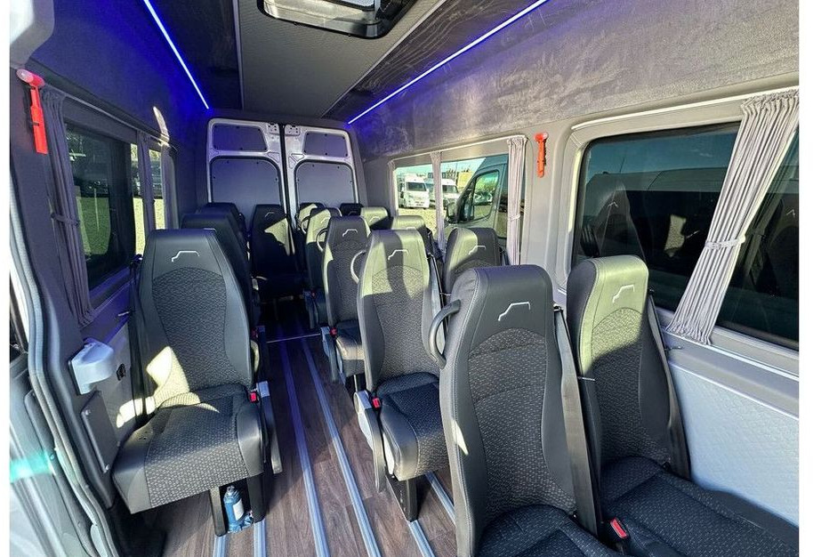 Minibus, Bus électrique Mercedes-Benz eSprinter: photos 21 Minibus, Bus électrique Mercedes-Benz eSprinter: photos 21