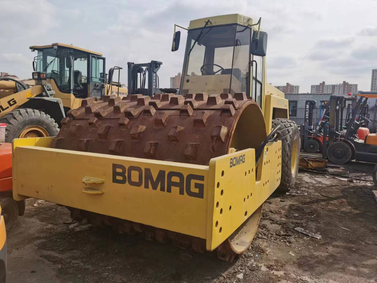 BOMAG BW217D-2 - Compacteur à pieds de mouton/ Monocylindre: photos 4 BOMAG BW217D-2 - Compacteur à pieds de mouton/ Monocylindre: photos 4