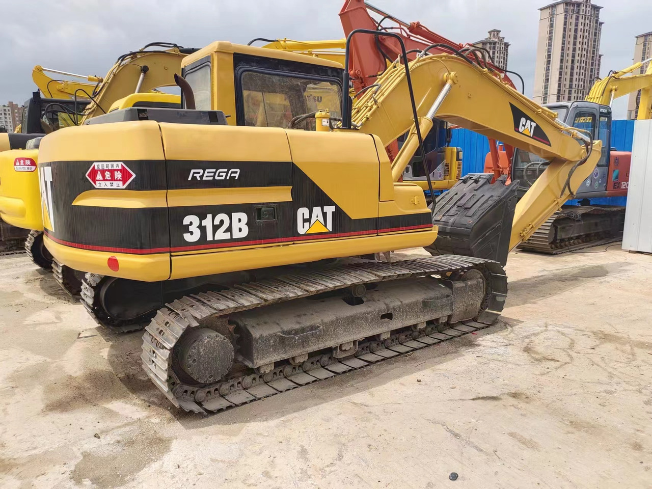 CATERPILLAR 312B - Pelle sur chenille: photos 1 CATERPILLAR 312B - Pelle sur chenille: photos 1