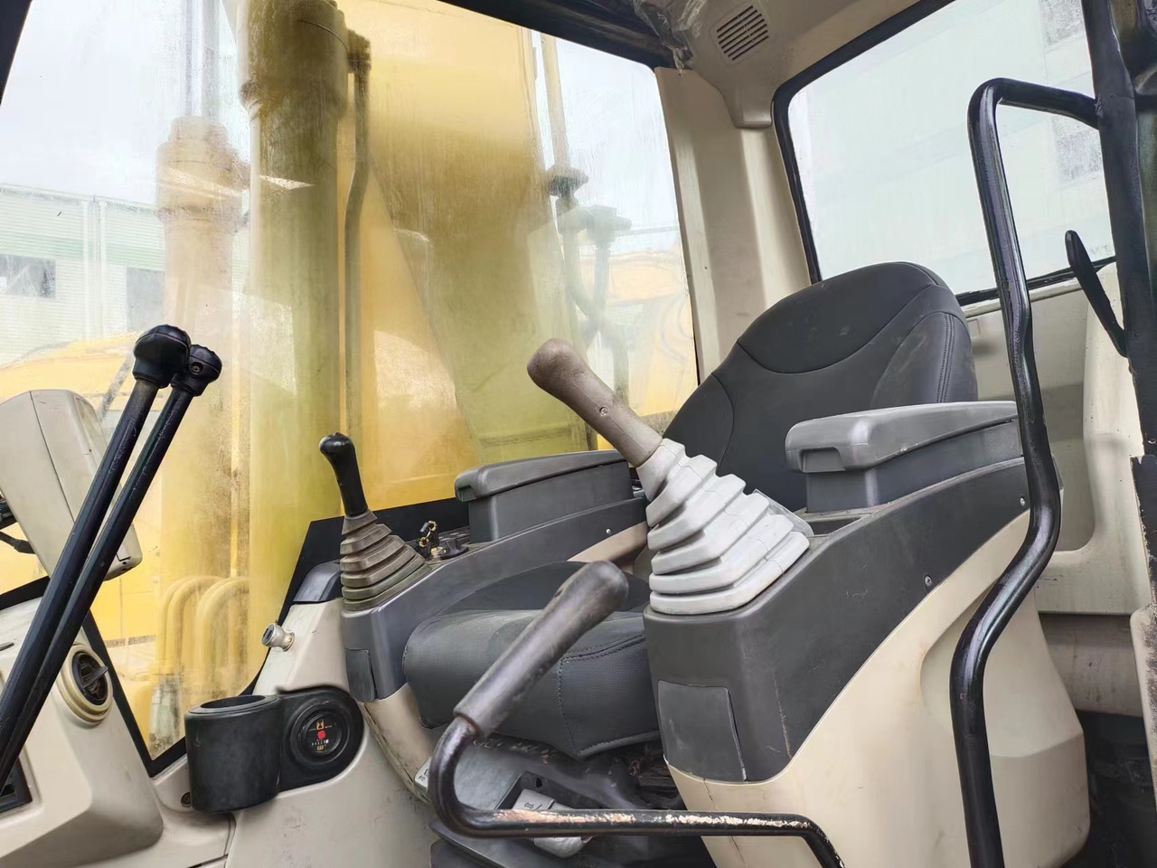 CATERPILLAR 320C - Pelle sur chenille: photos 5 CATERPILLAR 320C - Pelle sur chenille: photos 5