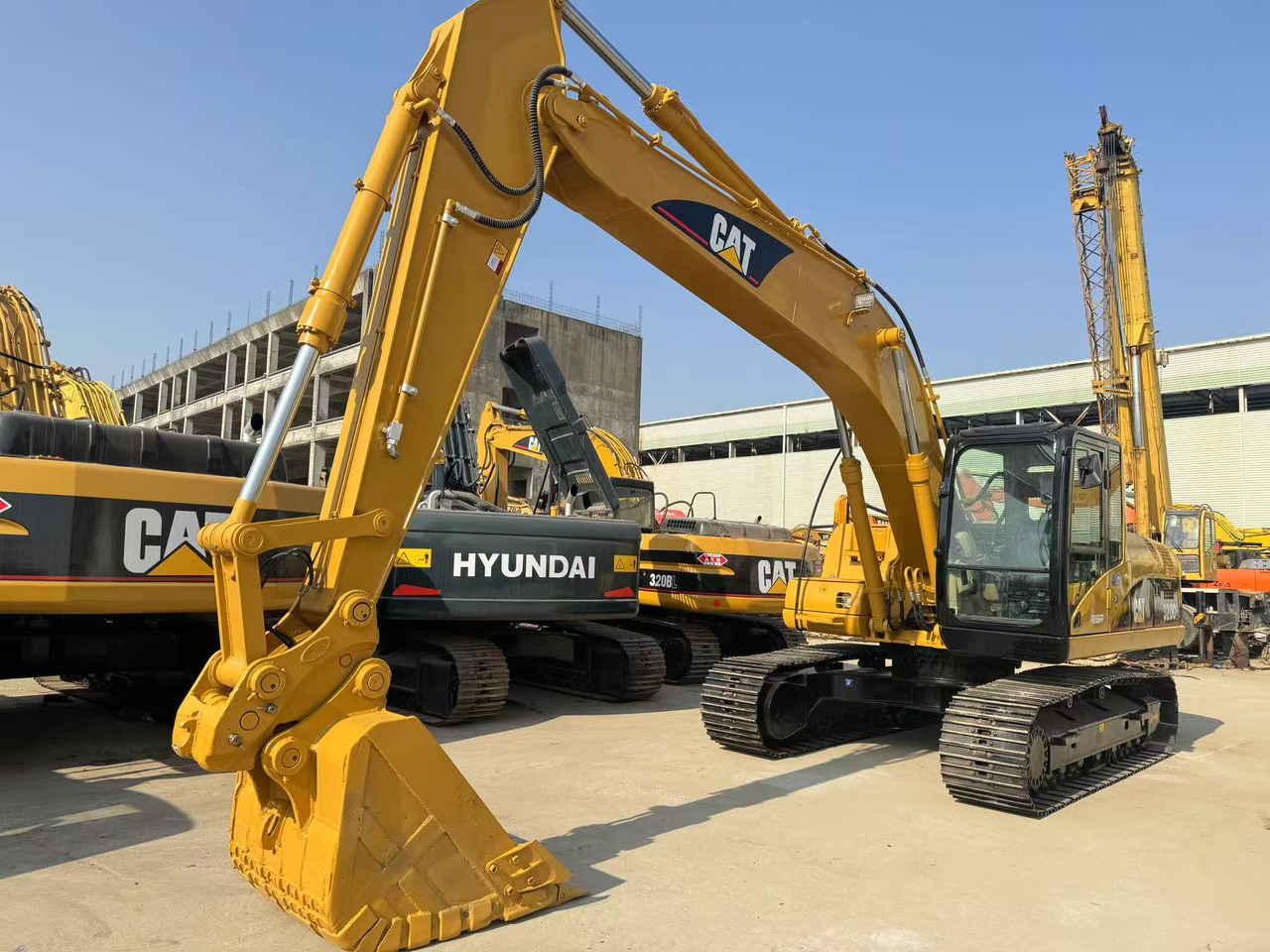 CATERPILLAR 320CL CAT 320 - Pelle sur chenille: photos 1 CATERPILLAR 320CL CAT 320 - Pelle sur chenille: photos 1