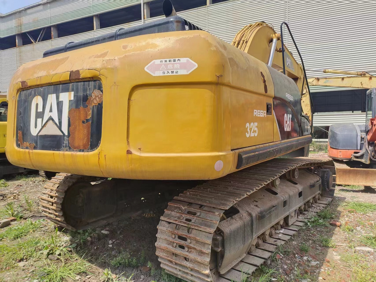 CATERPILLAR 325C - Pelle sur chenille: photos 3 CATERPILLAR 325C - Pelle sur chenille: photos 3