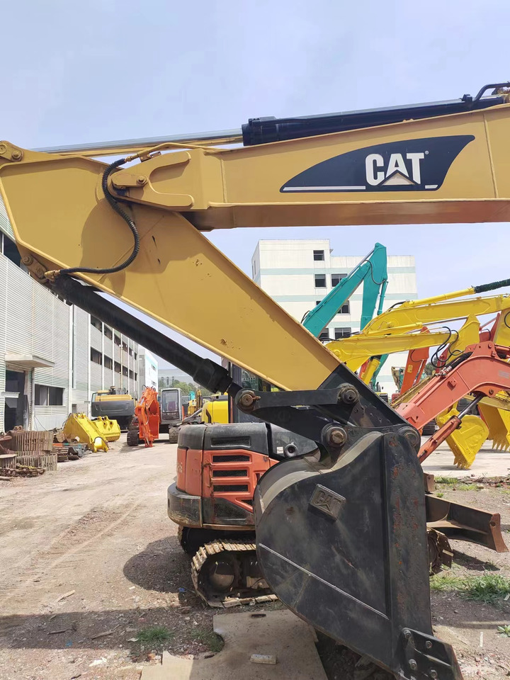 CATERPILLAR 325C - Pelle sur chenille: photos 4 CATERPILLAR 325C - Pelle sur chenille: photos 4