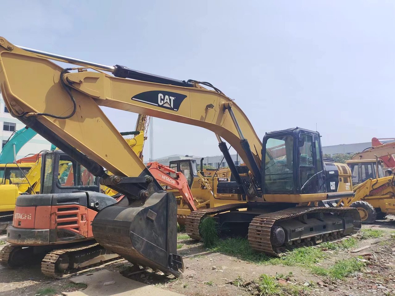 CATERPILLAR 325C - Pelle sur chenille: photos 2 CATERPILLAR 325C - Pelle sur chenille: photos 2