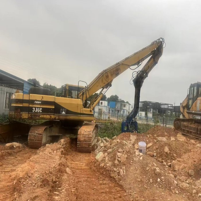 CATERPILLAR 330BL - Pelle sur chenille: photos 3 CATERPILLAR 330BL - Pelle sur chenille: photos 3