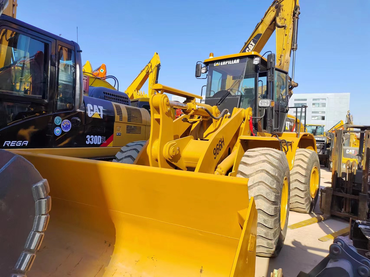 CATERPILLAR 966H CAT - Chargeuse sur pneus: photos 3 CATERPILLAR 966H CAT - Chargeuse sur pneus: photos 3