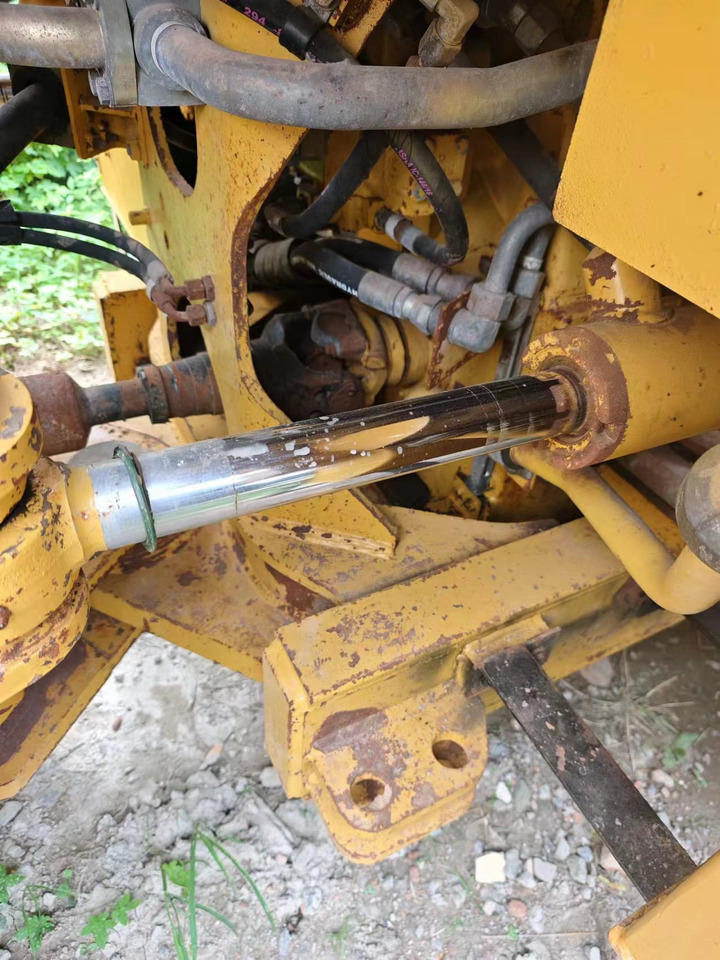 CATERPILLAR 966H - Chargeuse sur pneus: photos 5 CATERPILLAR 966H - Chargeuse sur pneus: photos 5
