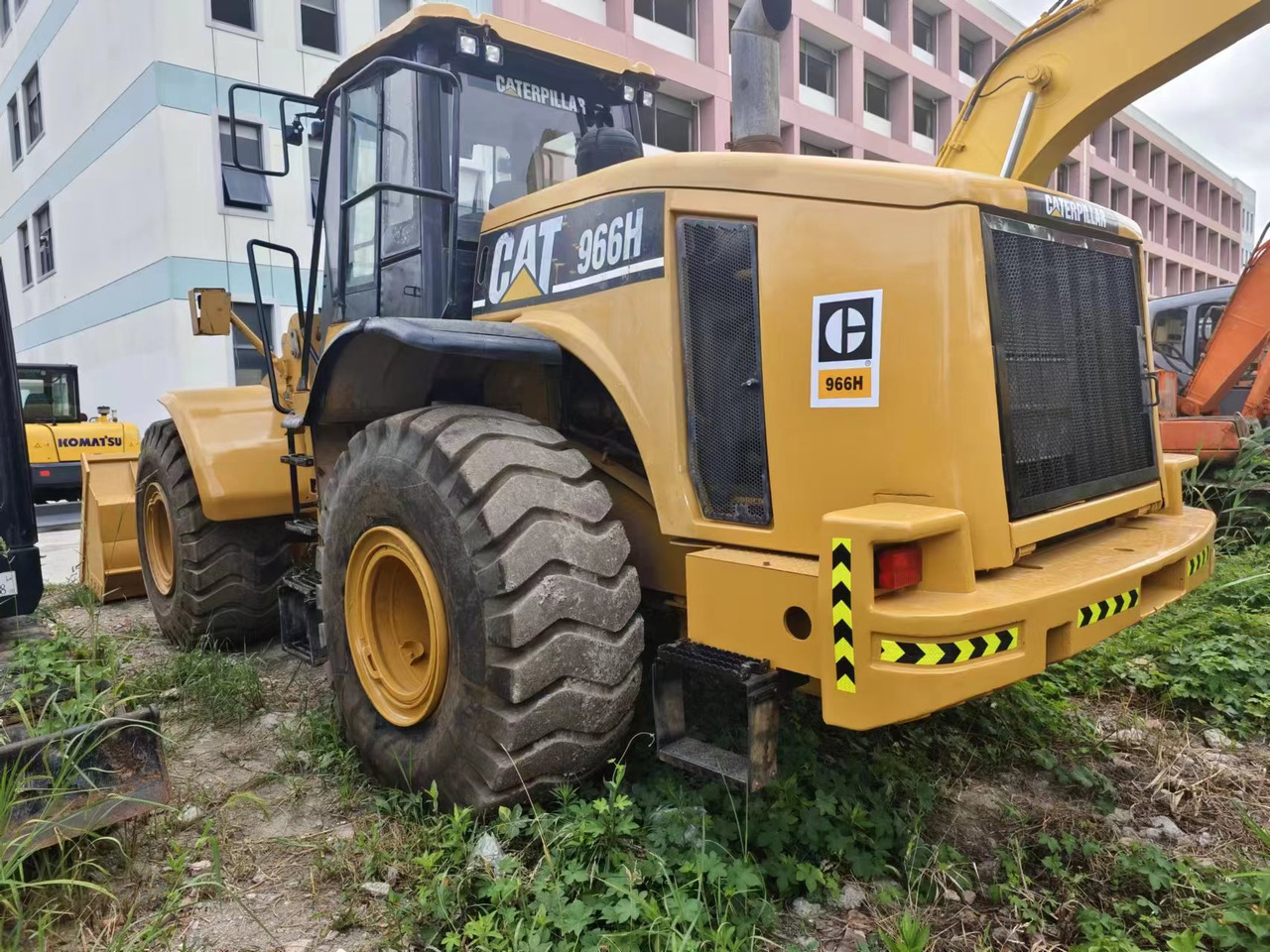 CATERPILLAR 966H - Chargeuse sur pneus: photos 2 CATERPILLAR 966H - Chargeuse sur pneus: photos 2