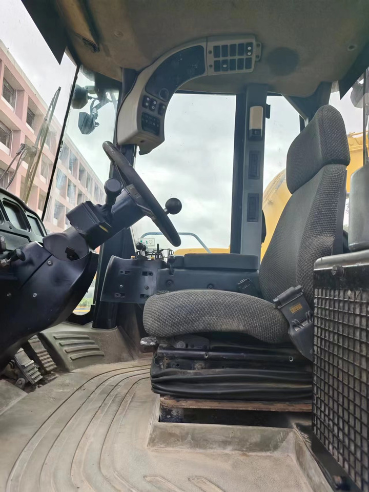CATERPILLAR 966H - Chargeuse sur pneus: photos 4 CATERPILLAR 966H - Chargeuse sur pneus: photos 4