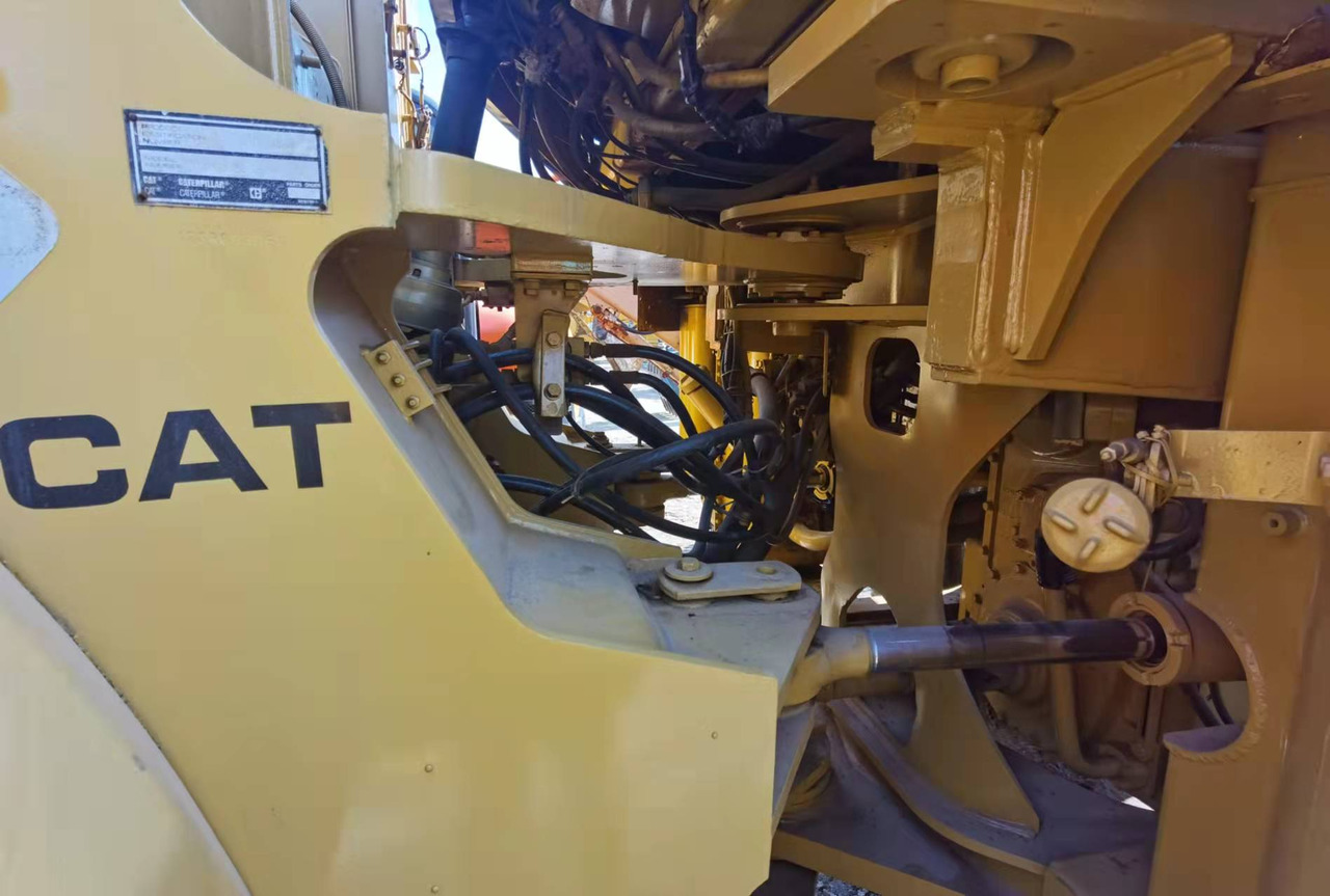 CATERPILLAR 980G - Chargeuse sur pneus: photos 5 CATERPILLAR 980G - Chargeuse sur pneus: photos 5