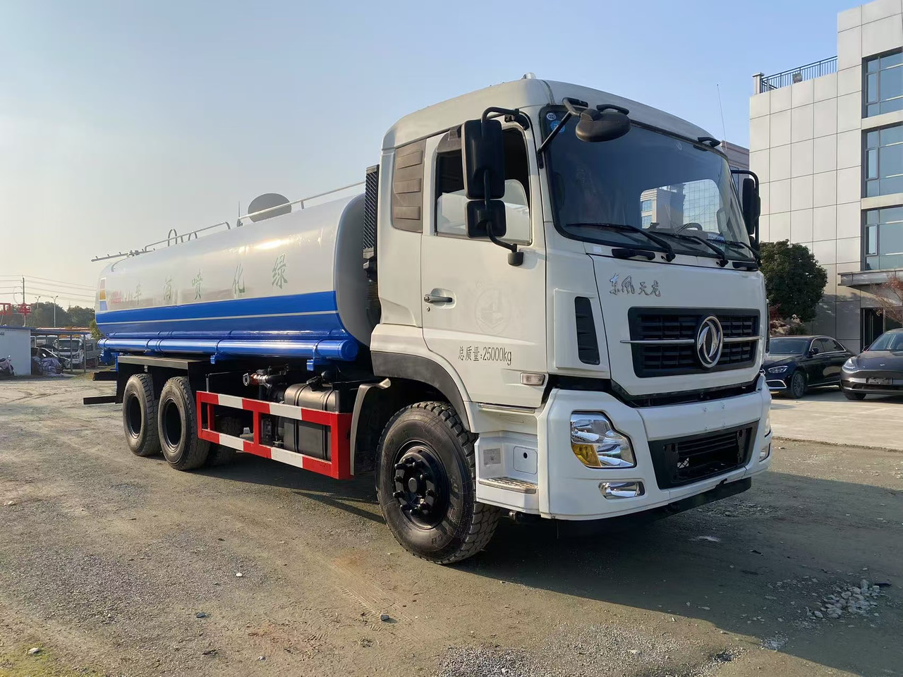 DONGFENG 20000L water truck Sprinkler - Camion citerne: photos 4 DONGFENG 20000L water truck Sprinkler - Camion citerne: photos 4