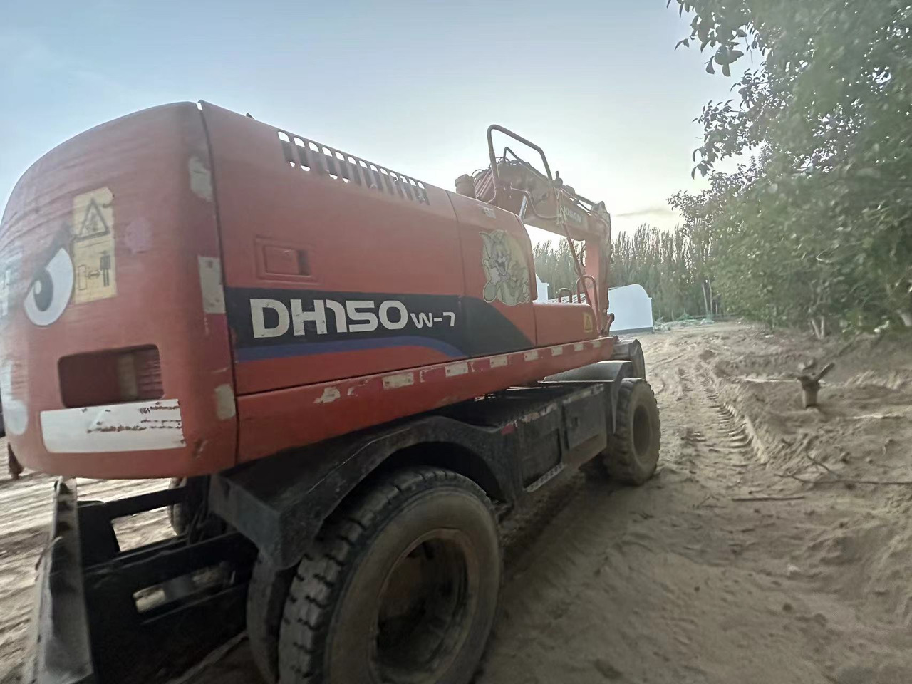 DOOSAN DH150W-7 - Pelle sur pneus: photos 2 DOOSAN DH150W-7 - Pelle sur pneus: photos 2
