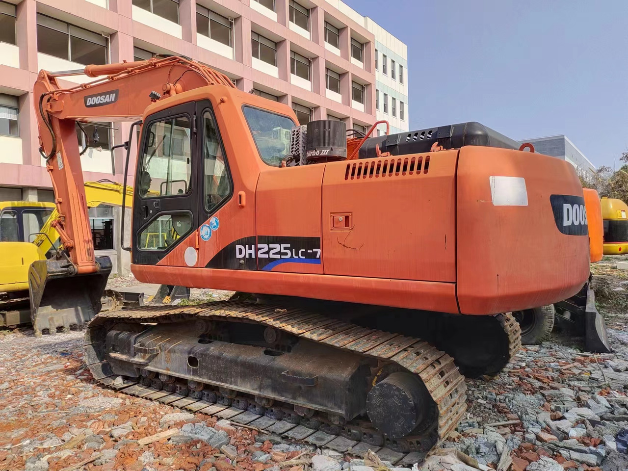 DOOSAN DH225LC-7 - Pelle sur chenille: photos 2 DOOSAN DH225LC-7 - Pelle sur chenille: photos 2