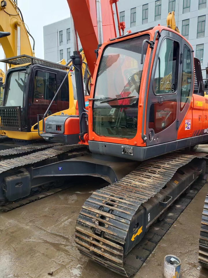 DOOSAN DX225LC - Pelle sur chenille: photos 2 DOOSAN DX225LC - Pelle sur chenille: photos 2