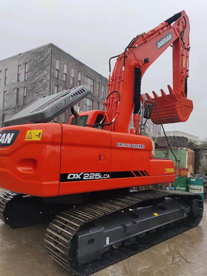 DOOSAN DX225LCA - Pelle sur chenille: photos 3 DOOSAN DX225LCA - Pelle sur chenille: photos 3
