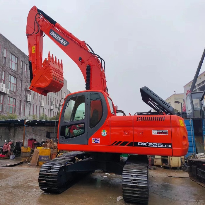 DOOSAN DX225LCA - Pelle sur chenille: photos 5 DOOSAN DX225LCA - Pelle sur chenille: photos 5