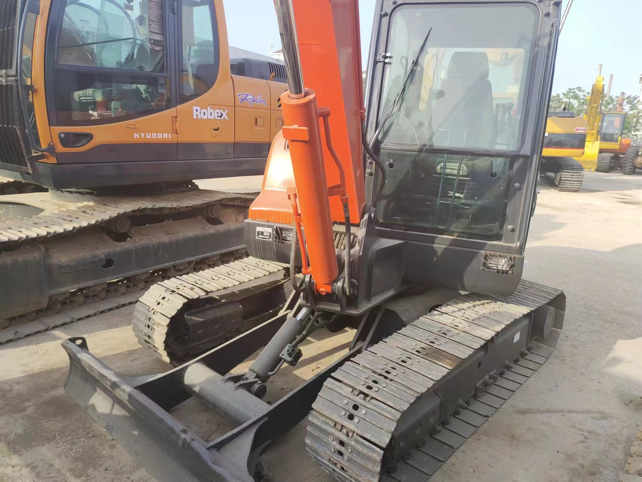 DOOSAN DX60 - Mini pelle: photos 4 DOOSAN DX60 - Mini pelle: photos 4