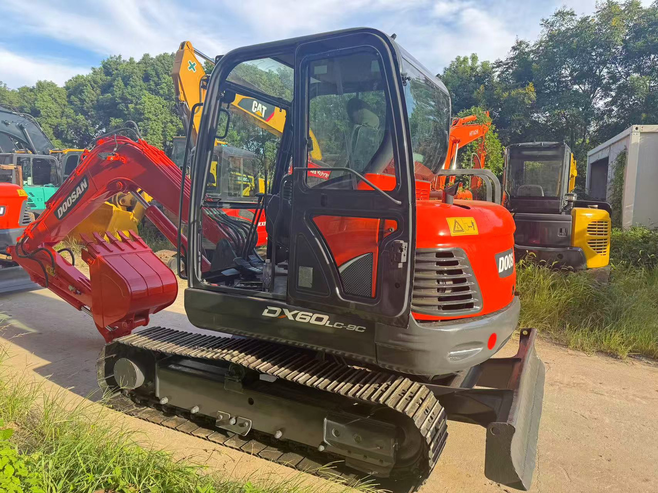 DOOSAN DX60 - Mini pelle: photos 2 DOOSAN DX60 - Mini pelle: photos 2