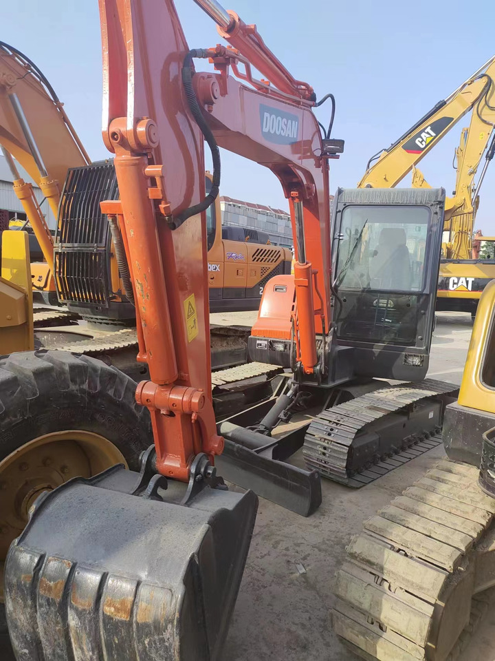 DOOSAN DX60 - Mini pelle: photos 2 DOOSAN DX60 - Mini pelle: photos 2