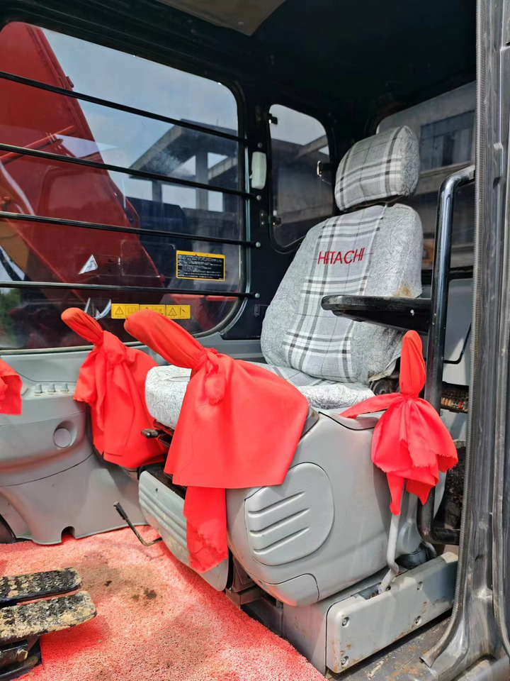 HITACHI EX120-5 - Pelle sur chenille: photos 5 HITACHI EX120-5 - Pelle sur chenille: photos 5