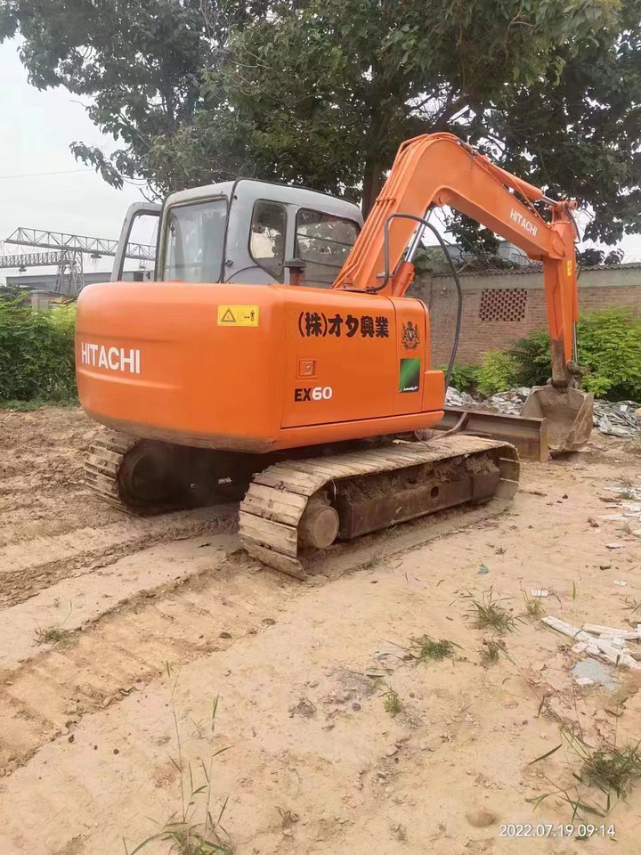 HITACHI EX60-5 - Mini pelle: photos 1 HITACHI EX60-5 - Mini pelle: photos 1