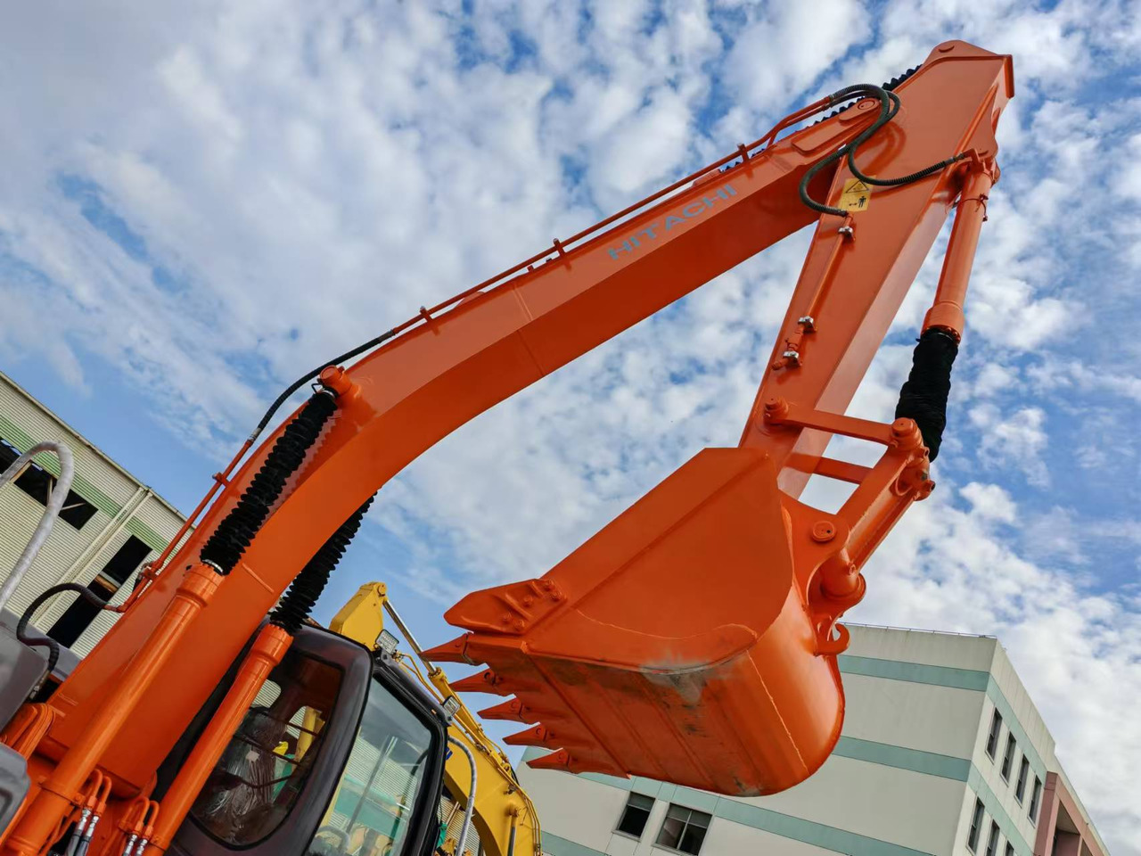 HITACHI ZX200 - Pelle sur chenille: photos 5 HITACHI ZX200 - Pelle sur chenille: photos 5