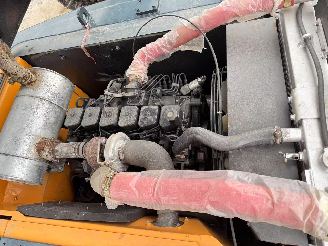 HYUNDAI R220LC-9S - Pelle sur chenille: photos 5 HYUNDAI R220LC-9S - Pelle sur chenille: photos 5