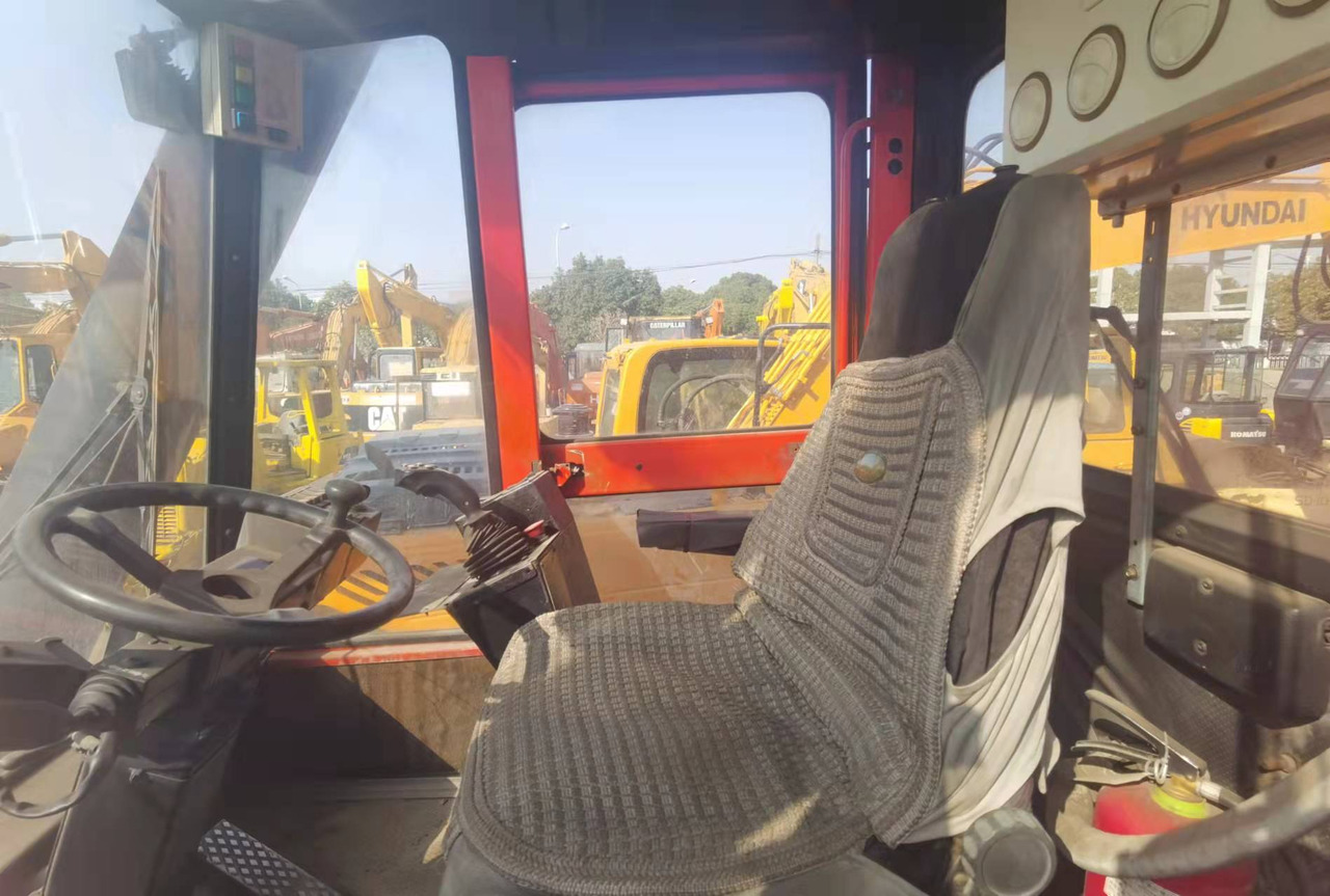 KALMAR DRF450 - Reach stacker: photos 3 KALMAR DRF450 - Reach stacker: photos 3