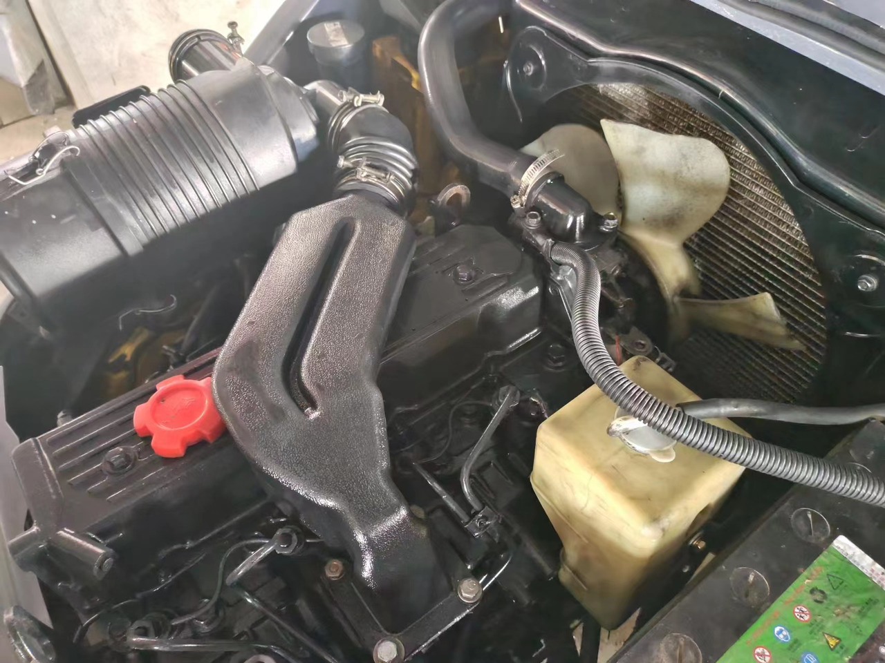 KOMATSU FD30 - Chariot élévateur diesel: photos 5 KOMATSU FD30 - Chariot élévateur diesel: photos 5