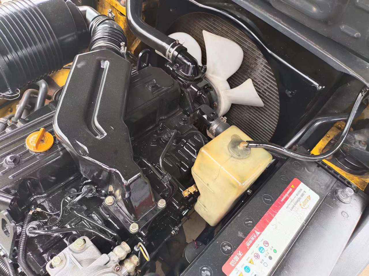 KOMATSU FD30 FD50 FD70 Japanese diesel forklift - Chariot élévateur diesel: photos 4 KOMATSU FD30 FD50 FD70 Japanese diesel forklift - Chariot élévateur diesel: photos 4