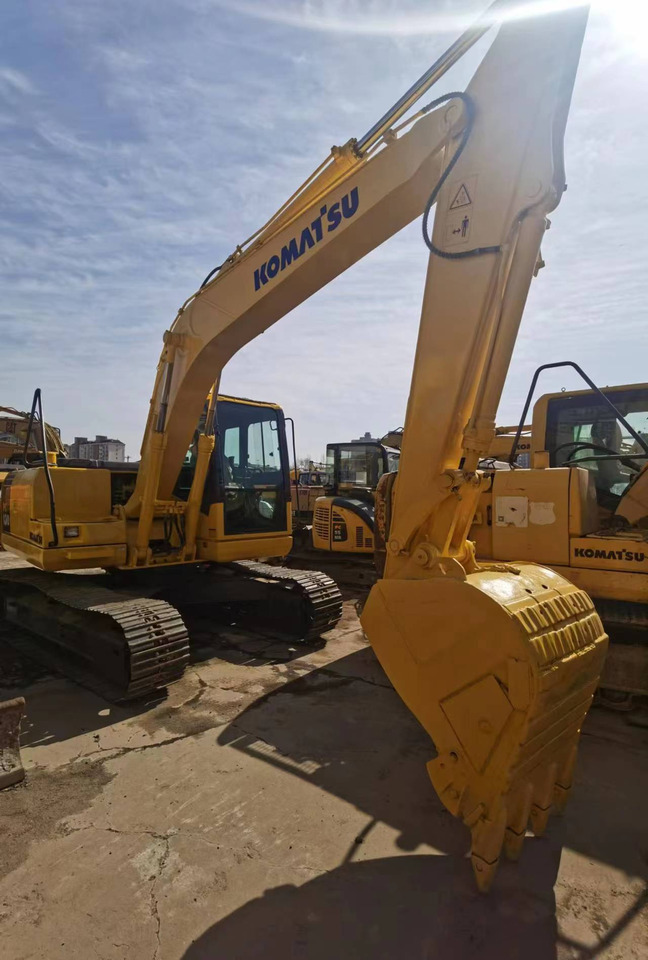 KOMATSU PC130-7 - Pelle sur chenille: photos 4 KOMATSU PC130-7 - Pelle sur chenille: photos 4
