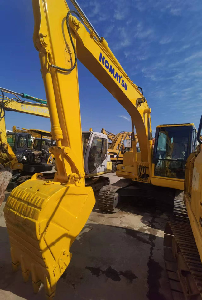 KOMATSU PC130-7 - Pelle sur chenille: photos 1 KOMATSU PC130-7 - Pelle sur chenille: photos 1