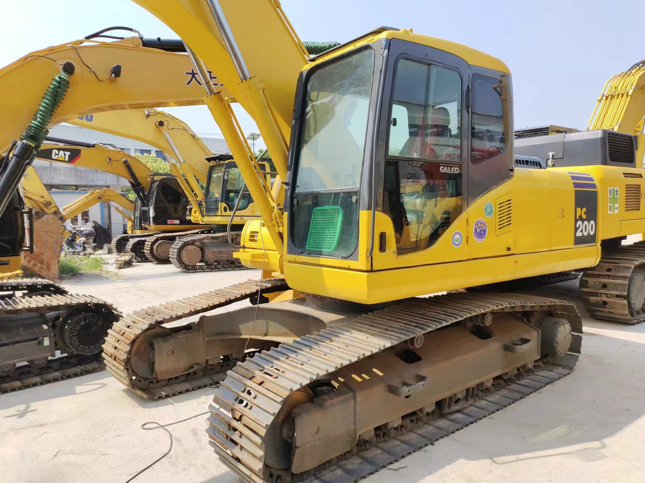 KOMATSU PC200-7 PC200 - Pelle sur chenille: photos 5 KOMATSU PC200-7 PC200 - Pelle sur chenille: photos 5