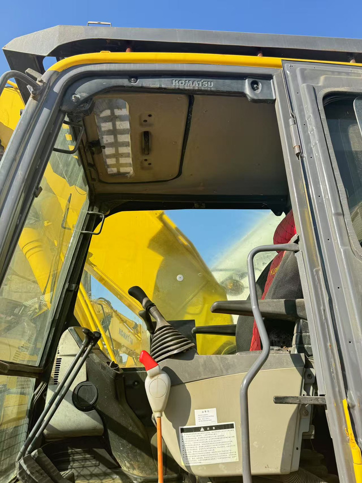 KOMATSU PC200-8 - Pelle sur chenille: photos 4 KOMATSU PC200-8 - Pelle sur chenille: photos 4