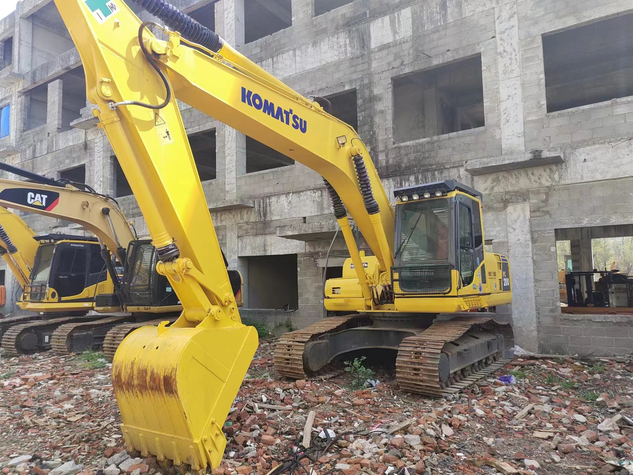 KOMATSU PC200-8 PC200-7 PC220-7 - Pelle sur chenille: photos 2 KOMATSU PC200-8 PC200-7 PC220-7 - Pelle sur chenille: photos 2