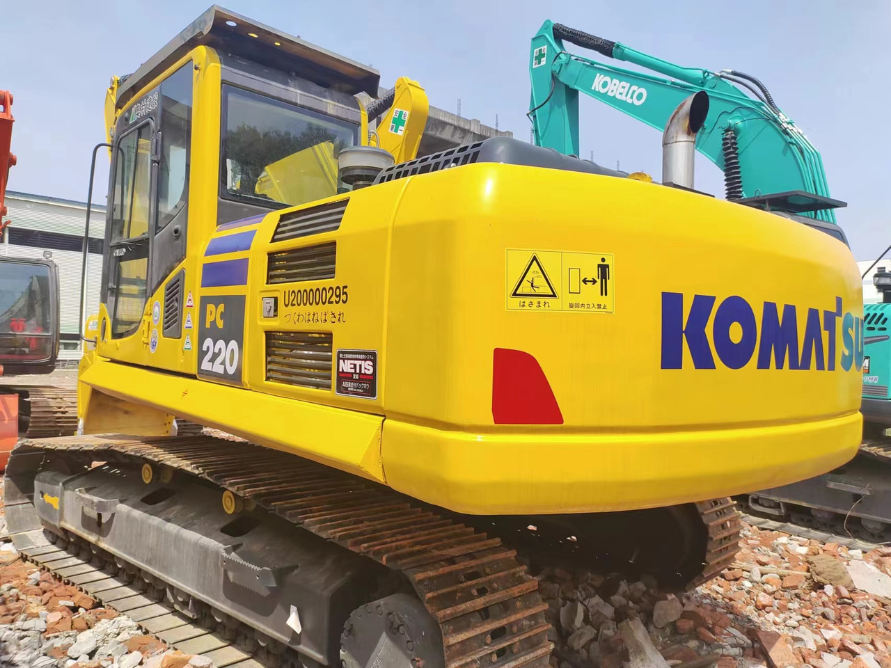 KOMATSU PC220-8 - Pelle sur chenille: photos 5 KOMATSU PC220-8 - Pelle sur chenille: photos 5