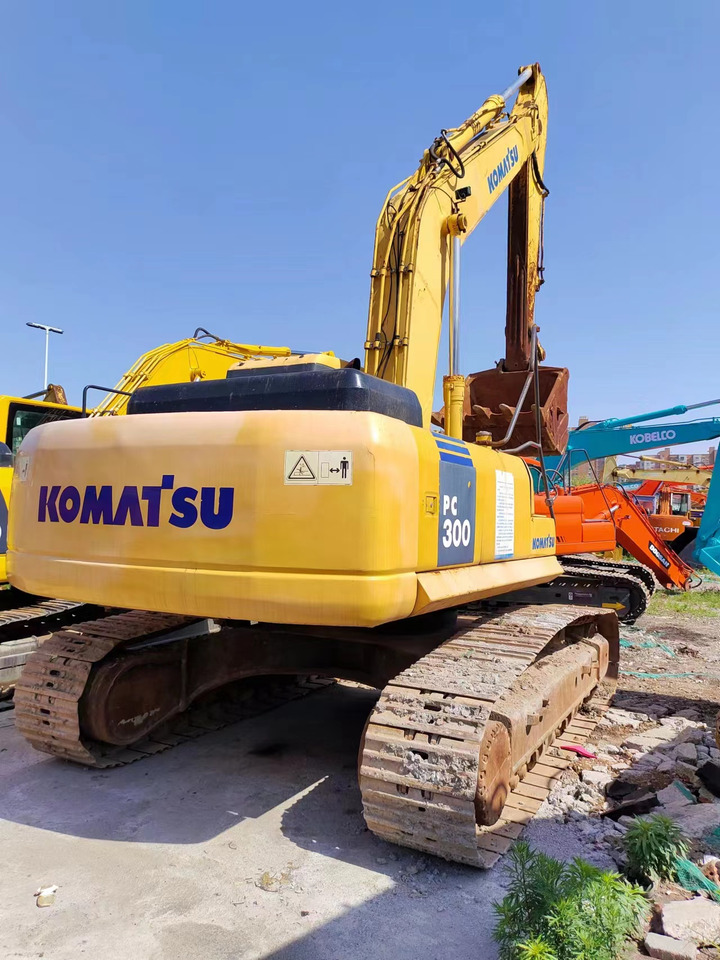 KOMATSU PC300-7 - Pelle sur chenille: photos 1 KOMATSU PC300-7 - Pelle sur chenille: photos 1