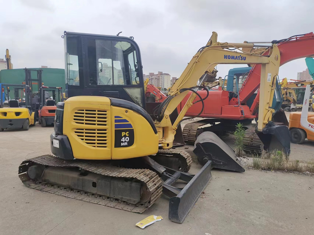 KOMATSU PC40MR - Mini pelle: photos 1 KOMATSU PC40MR - Mini pelle: photos 1