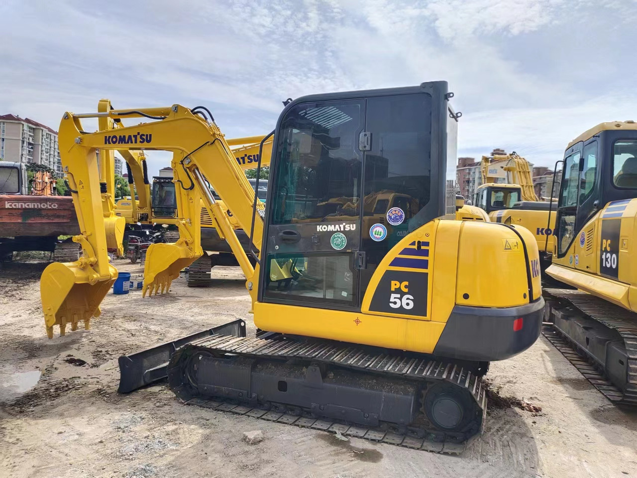 KOMATSU PC56-7 - Mini pelle: photos 1 KOMATSU PC56-7 - Mini pelle: photos 1