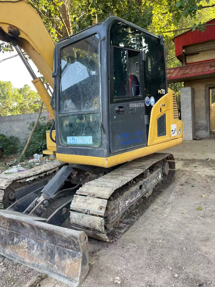 KOMATSU pc70-8 - Mini pelle: photos 2 KOMATSU pc70-8 - Mini pelle: photos 2