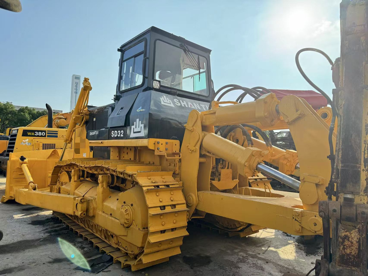 SHANTUI SD32 - Bulldozer: photos 1 SHANTUI SD32 - Bulldozer: photos 1